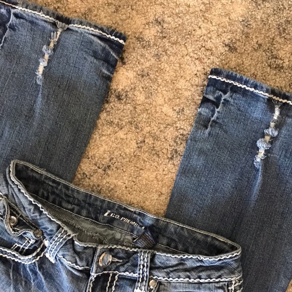 ZCO Premium Destroyed Distressed Bootcut Jeans - Picture 6 of 15